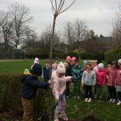 Międzynarodowy Dzień Ziemi - Przedszkolaki posadziły drzewo!