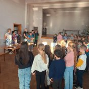 Trzecioklasiści pieką pierniczki z KGW