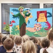 Teatrzyk SKRZAT ze spektaklem "Bal u królowej Kwiatów"