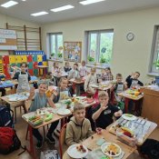 Zdrowie na talerzu - sztuka w klasie 2a